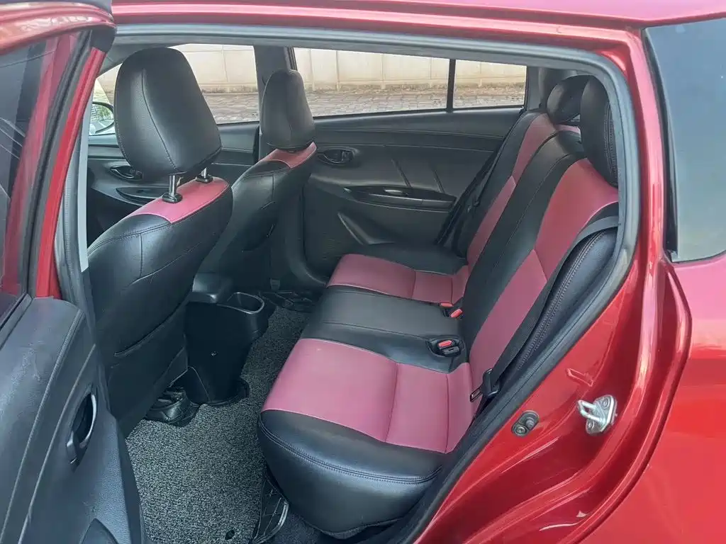 Toyota Yaris L — фото 6