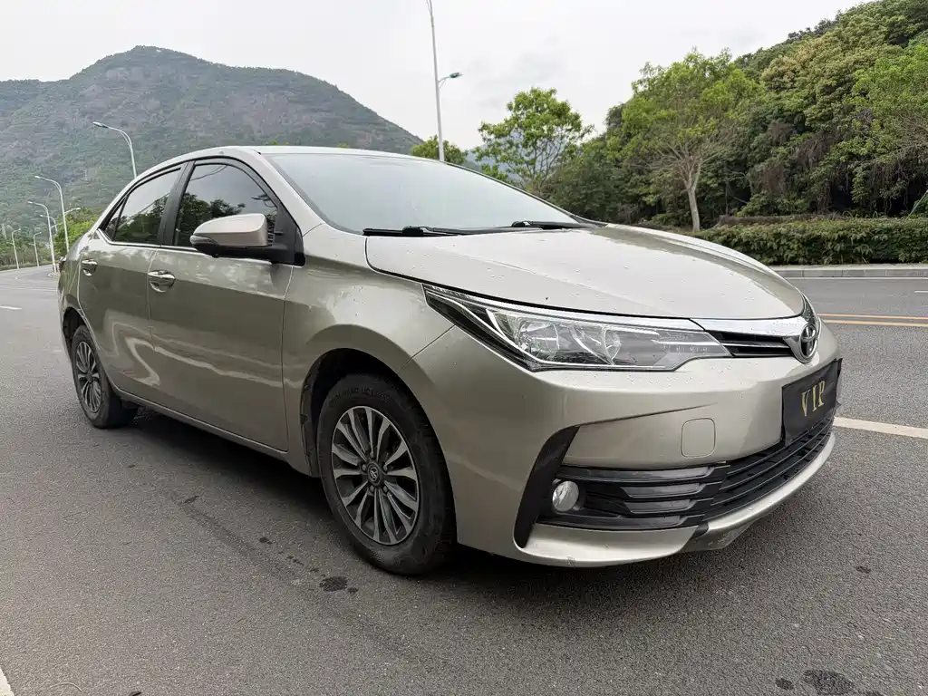 Toyota Corolla — фото 3