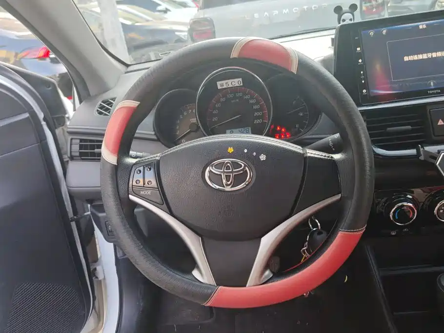 Toyota Vios — фото 15