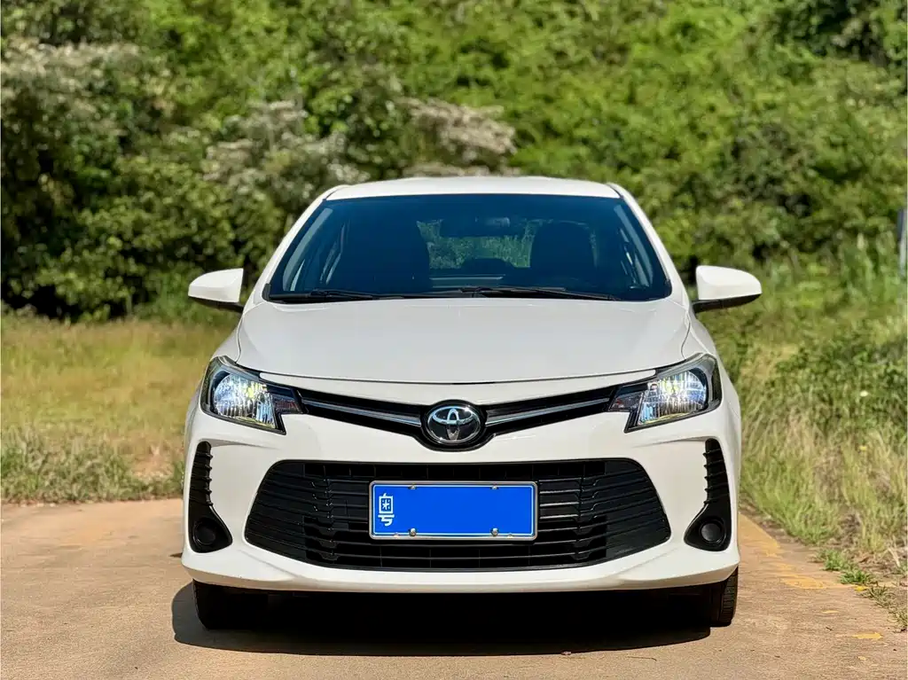 Toyota Vios — фото 2