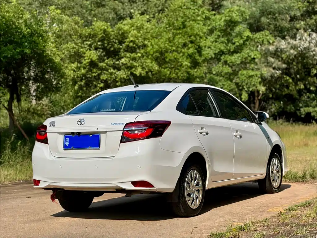 Toyota Vios — фото 6