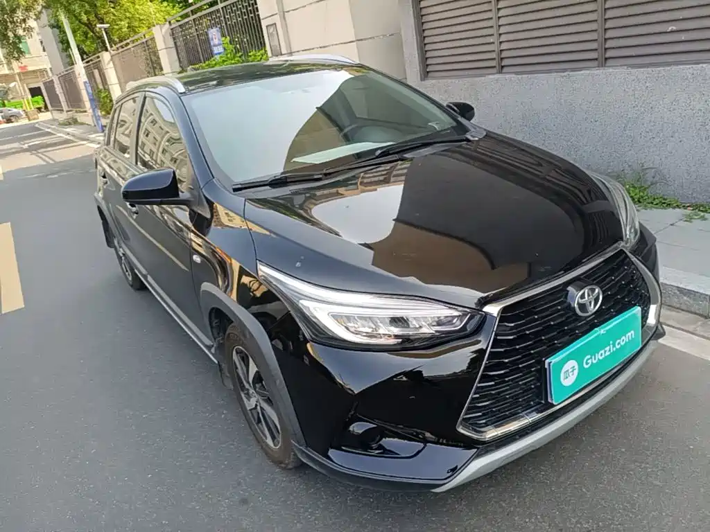 Toyota Yaris L — фото 4