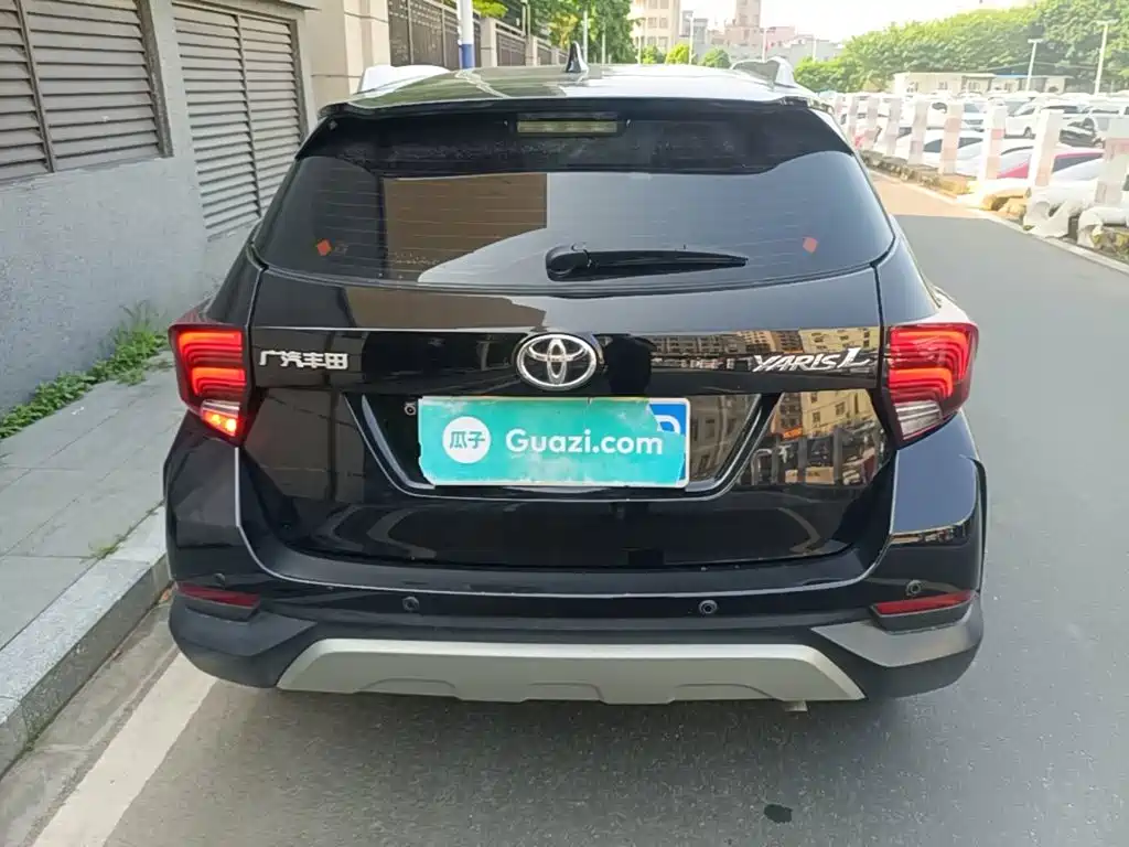 Toyota Yaris L — фото 6