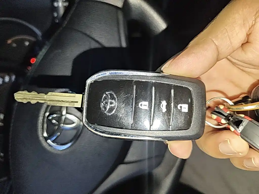 Toyota Yaris L — фото 17