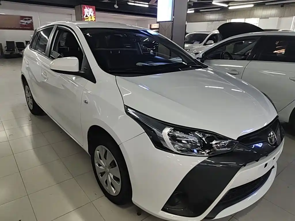 Toyota Yaris L — фото 22