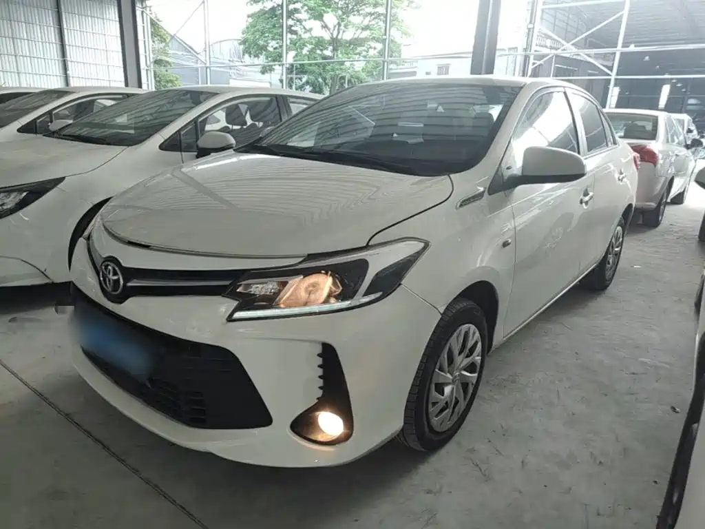 Toyota Vios — фото 2