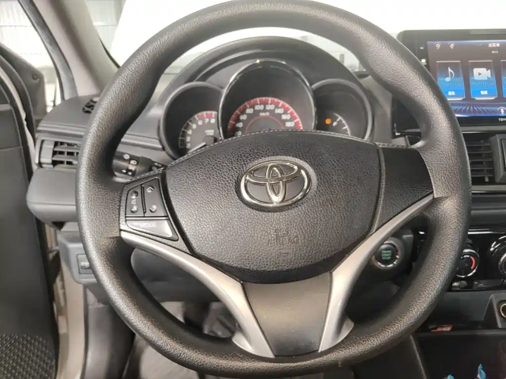 Toyota Vios — фото 11