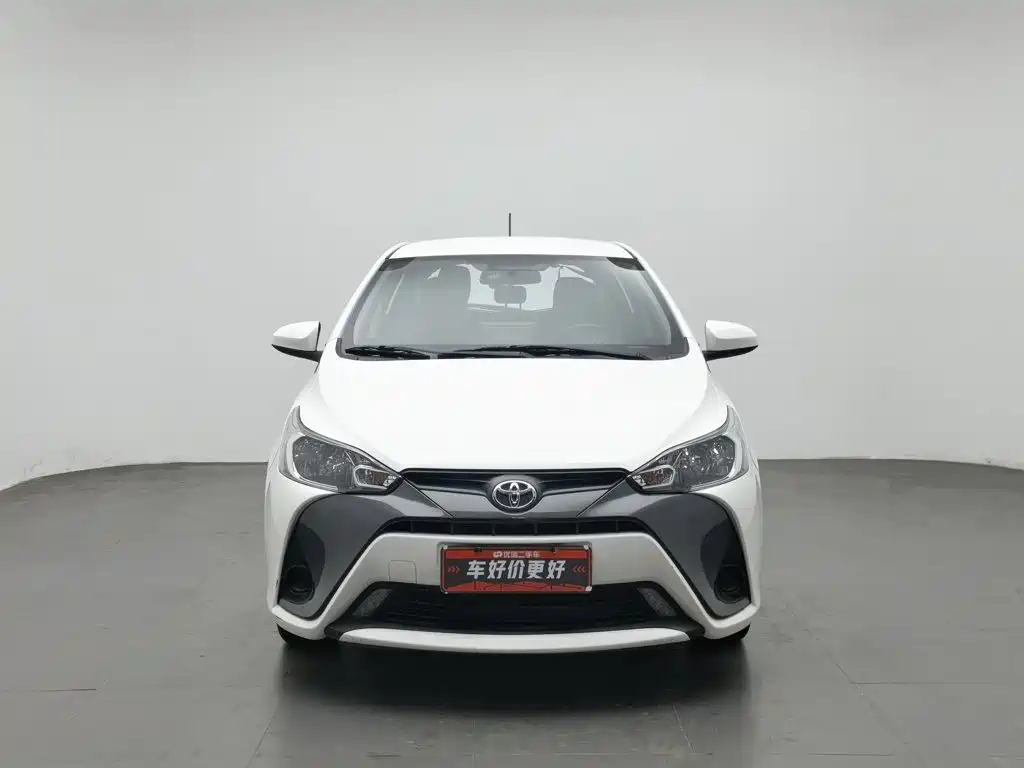 Toyota Yaris L — фото 3