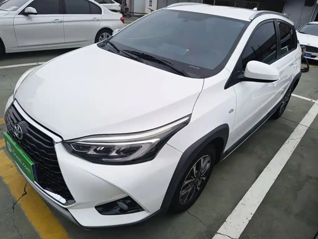 Toyota Yaris L — фото 2