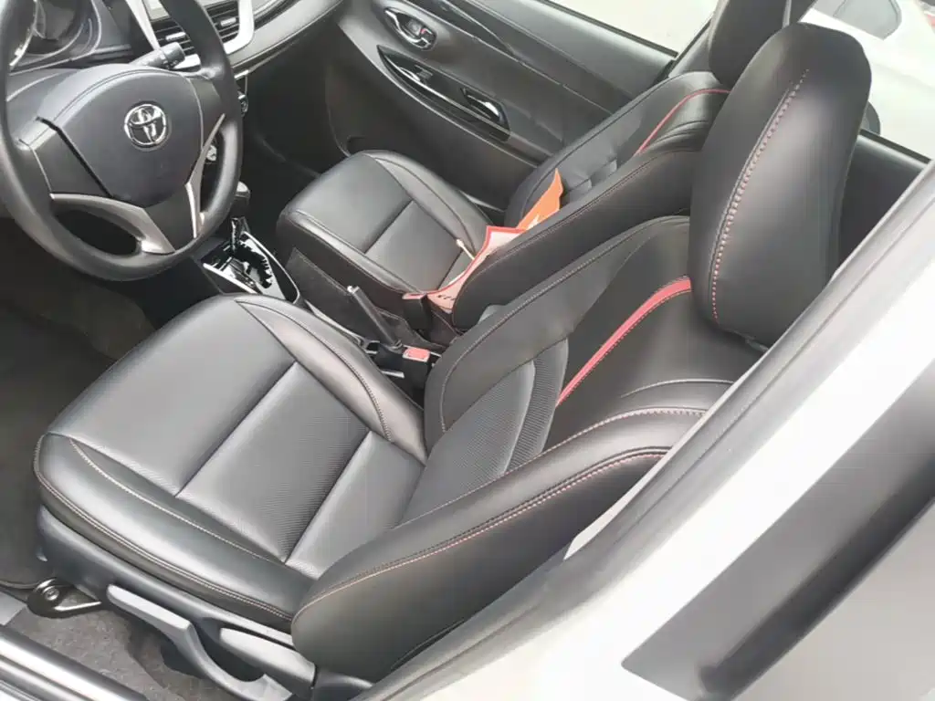 Toyota Yaris L — фото 15