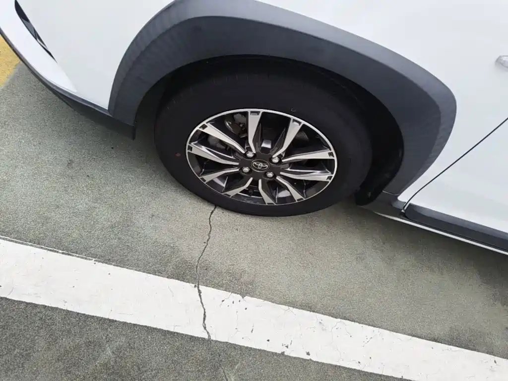 Toyota Yaris L — фото 23