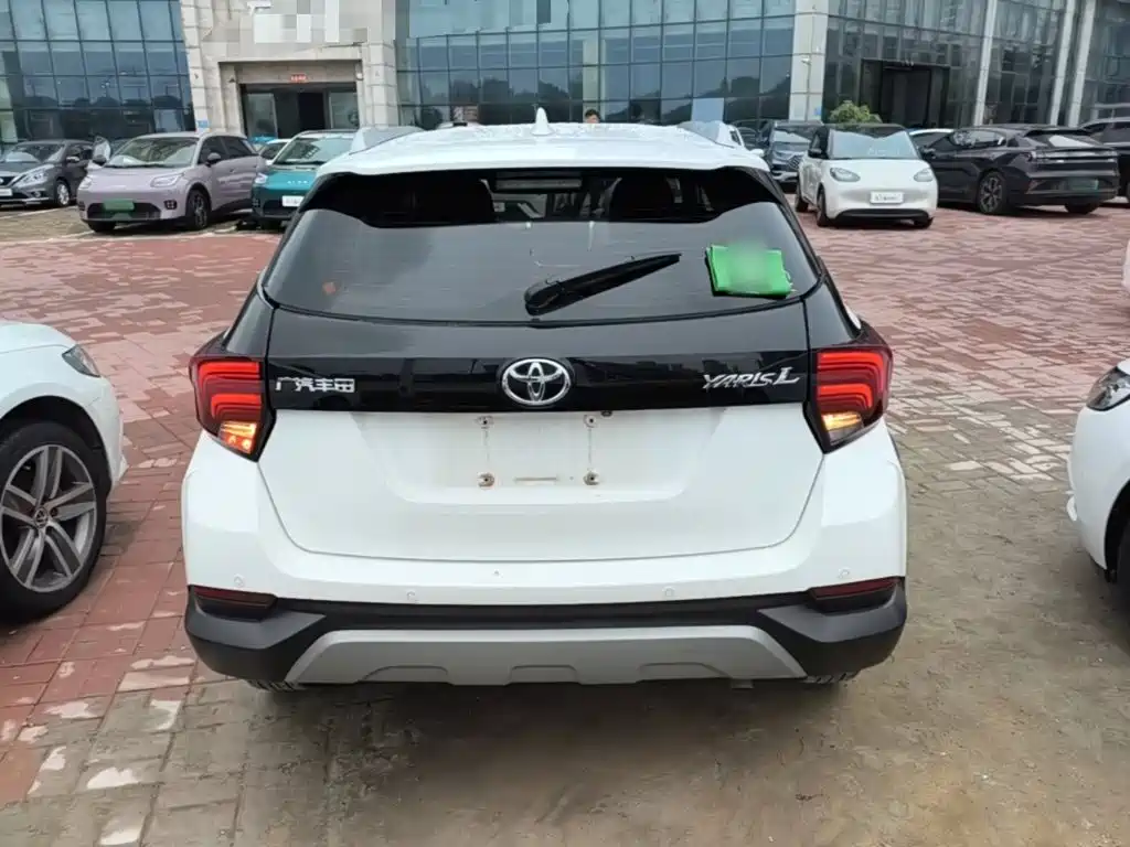 Toyota Yaris L — фото 6