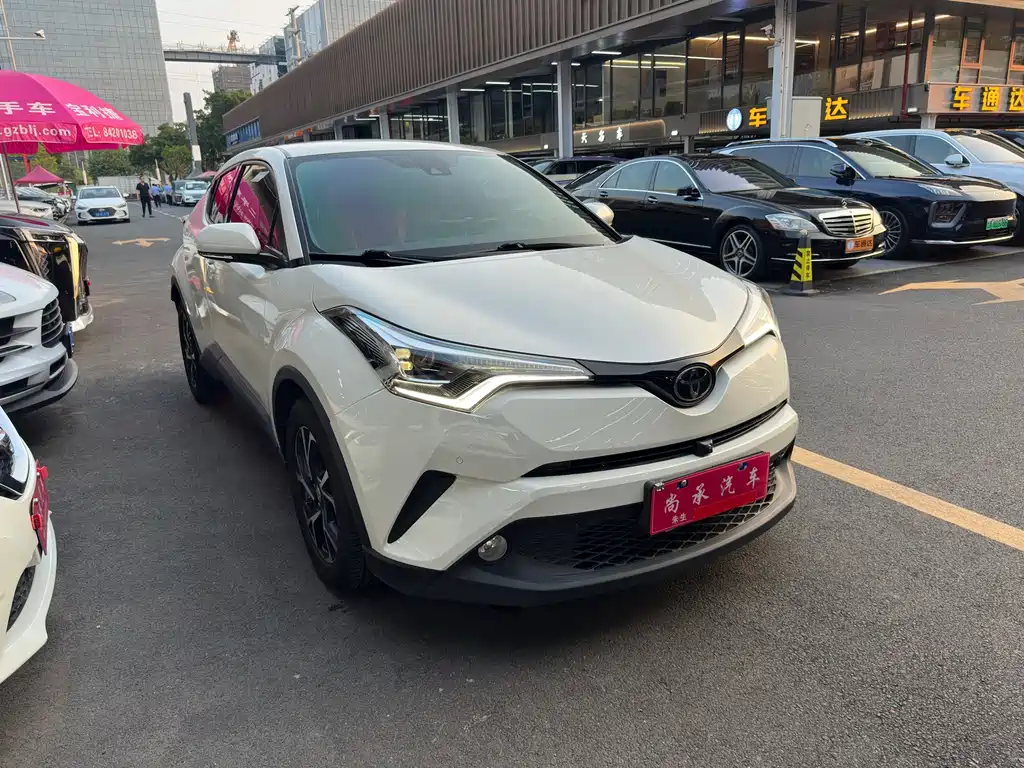Toyota C-HR — фото 2
