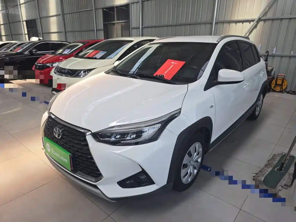 Toyota Yaris L — фото 2