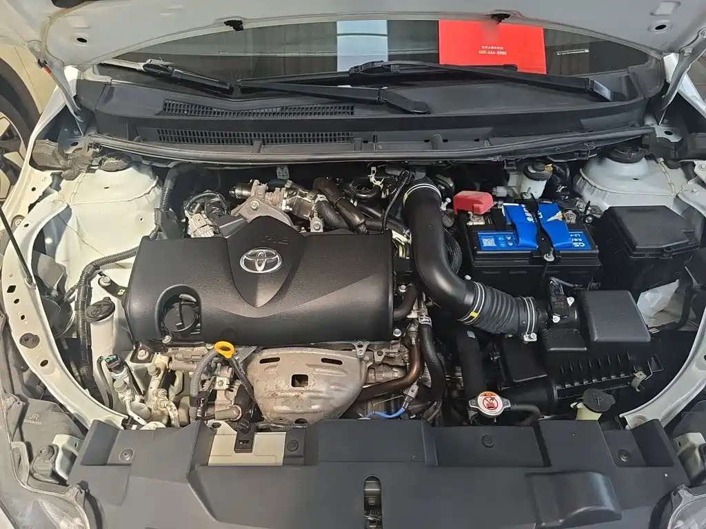Toyota Yaris L — фото 16