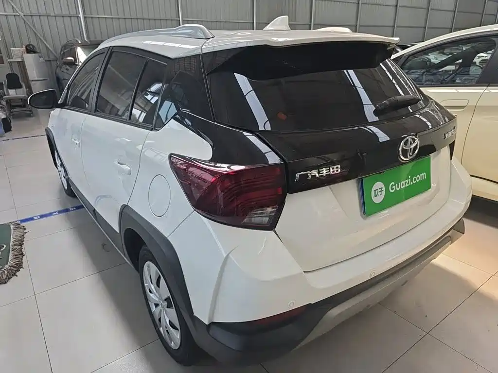 Toyota Yaris L — фото 23