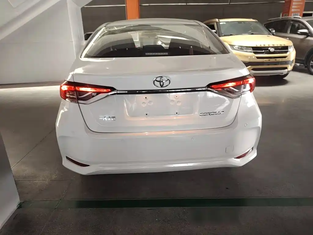 Toyota Corolla — фото 6