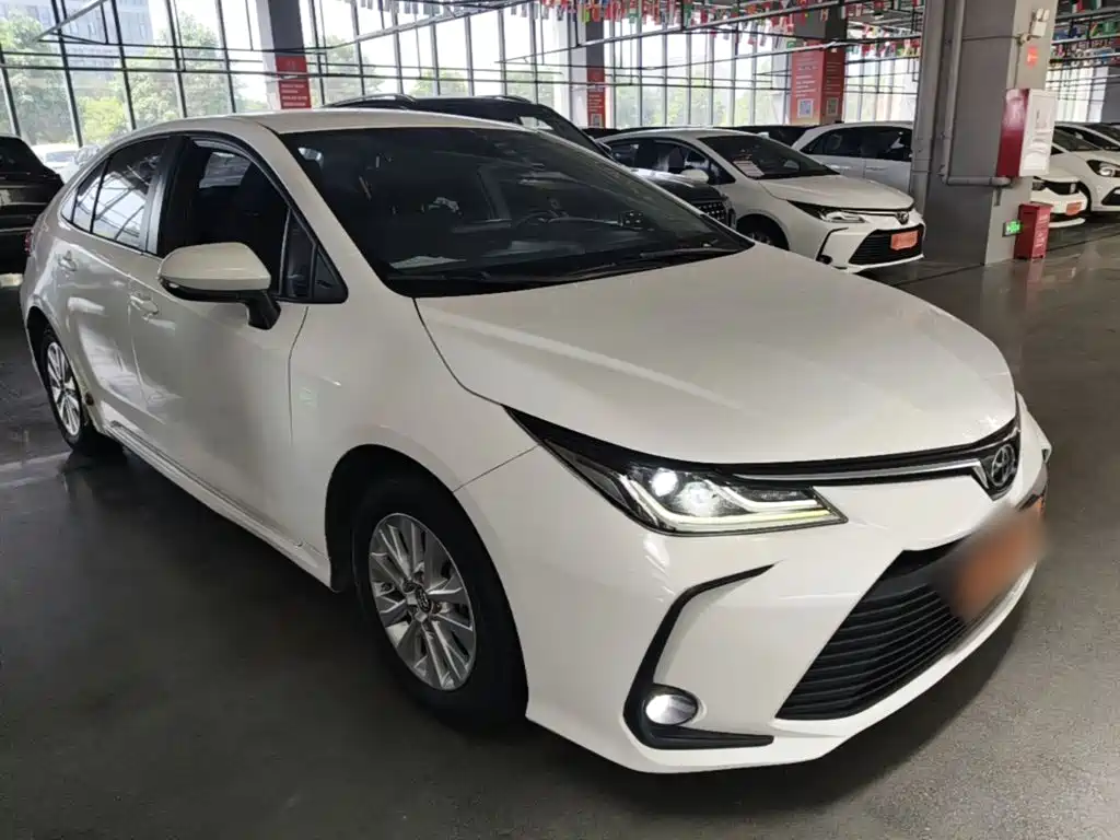 Toyota Corolla — фото 4