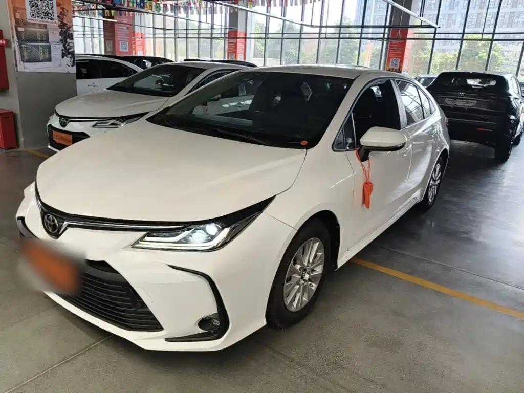 Toyota Corolla — фото 2