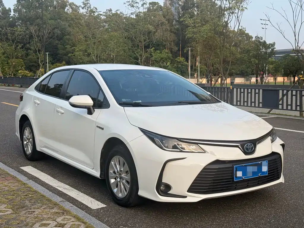Toyota Corolla — фото 3