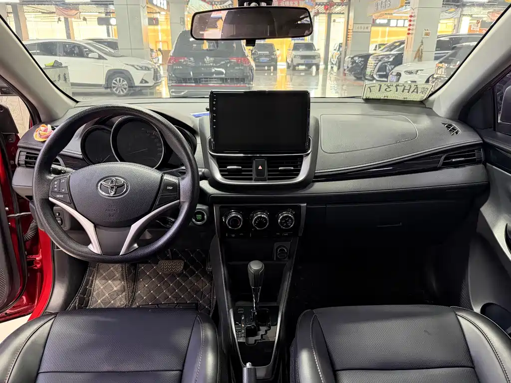 Toyota Yaris L — фото 6