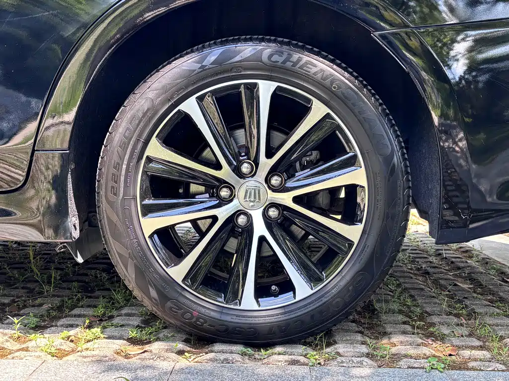 Toyota Crown — фото 22