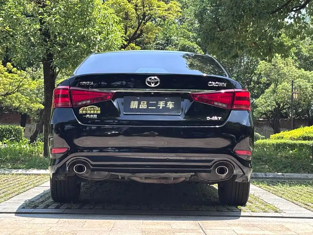 Toyota Crown — фото 10