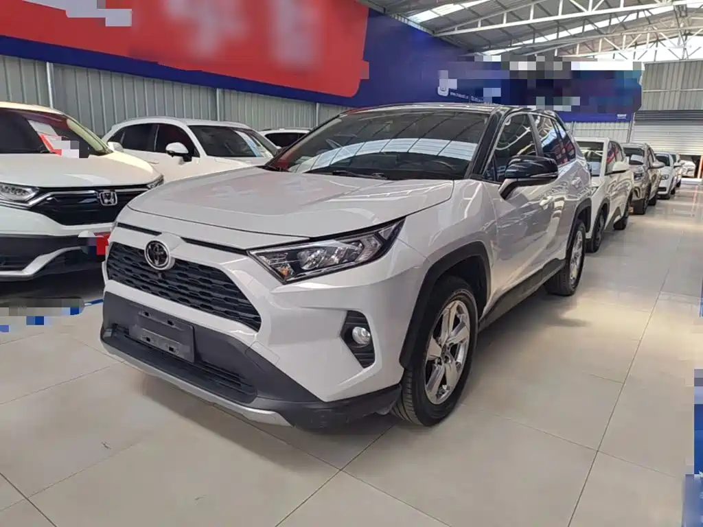 Toyota RAV4 — фото 2