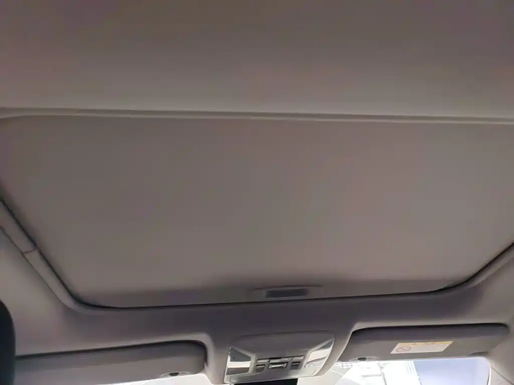 Toyota RAV4 — фото 14