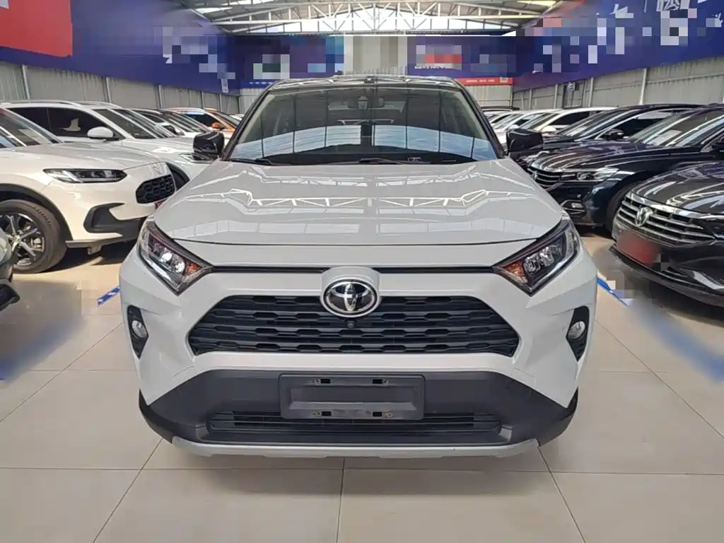 Toyota RAV4 — фото 3