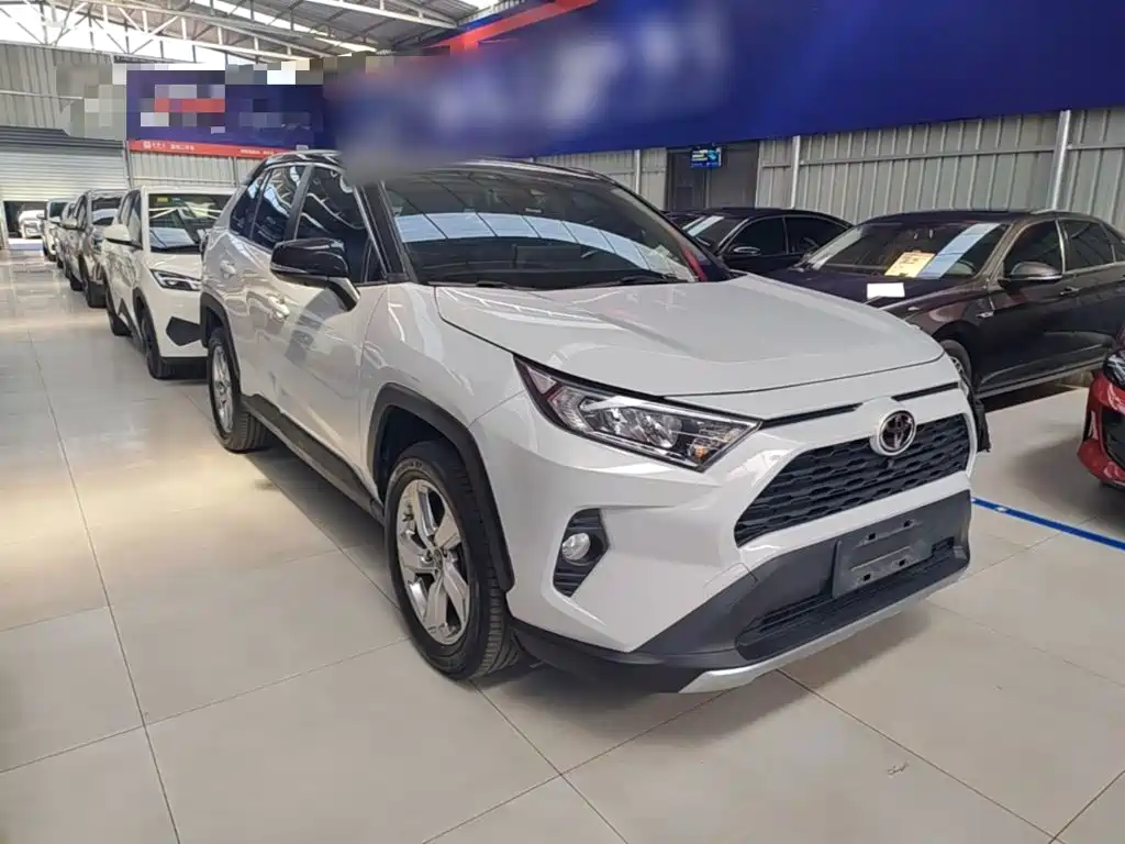 Toyota RAV4 — фото 22