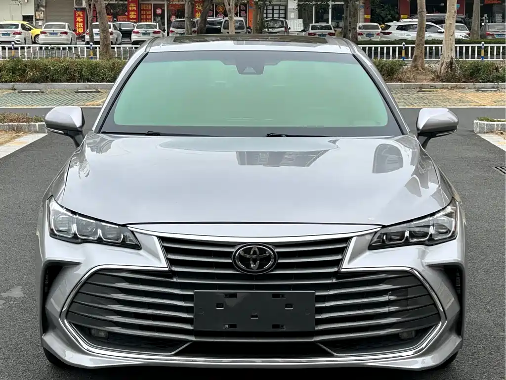Toyota Avalon — фото 2