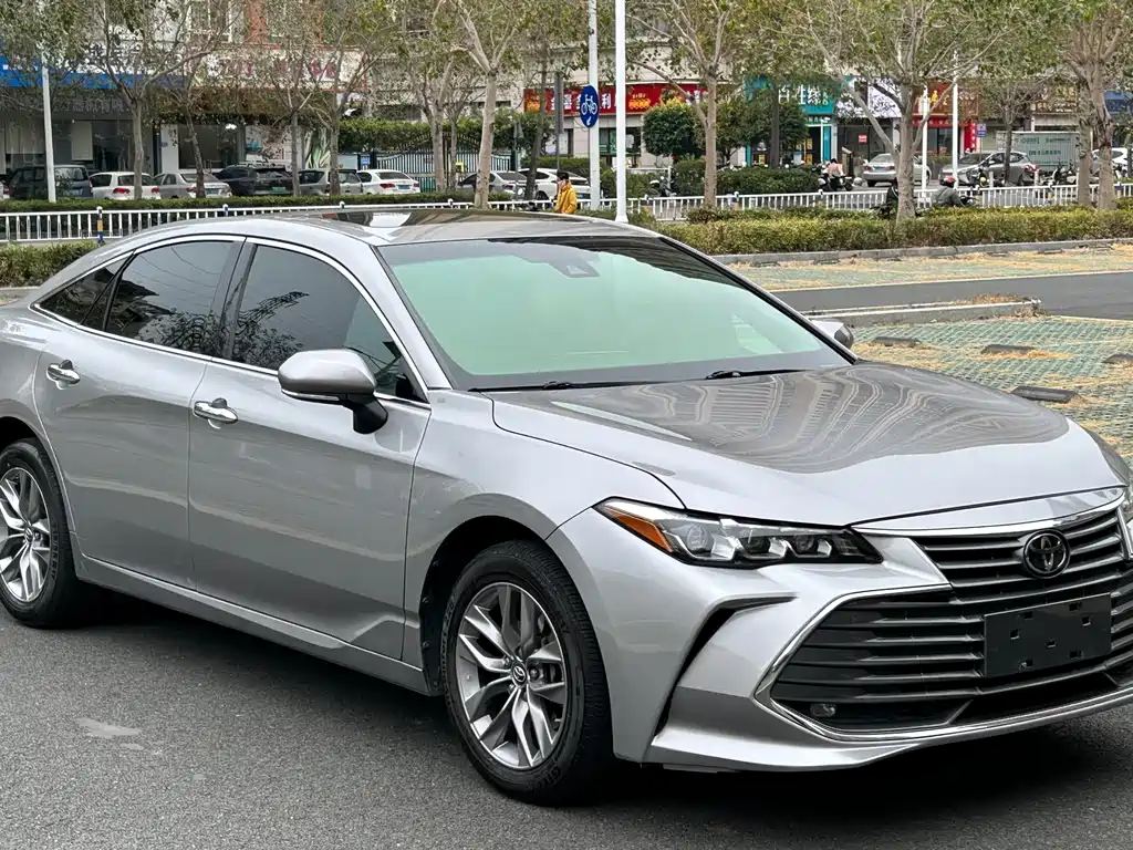 Toyota Avalon — фото 3