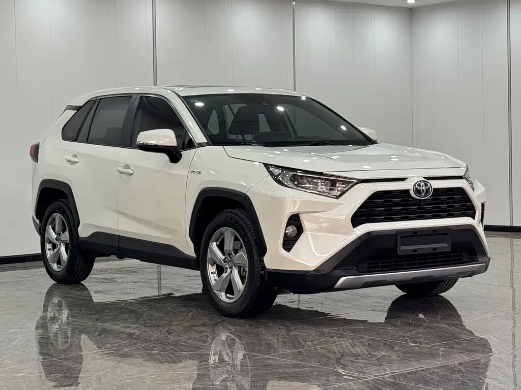 Toyota RAV4 — фото 2