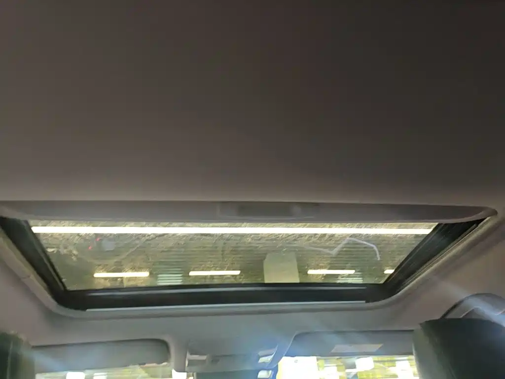 Toyota RAV4 — фото 18