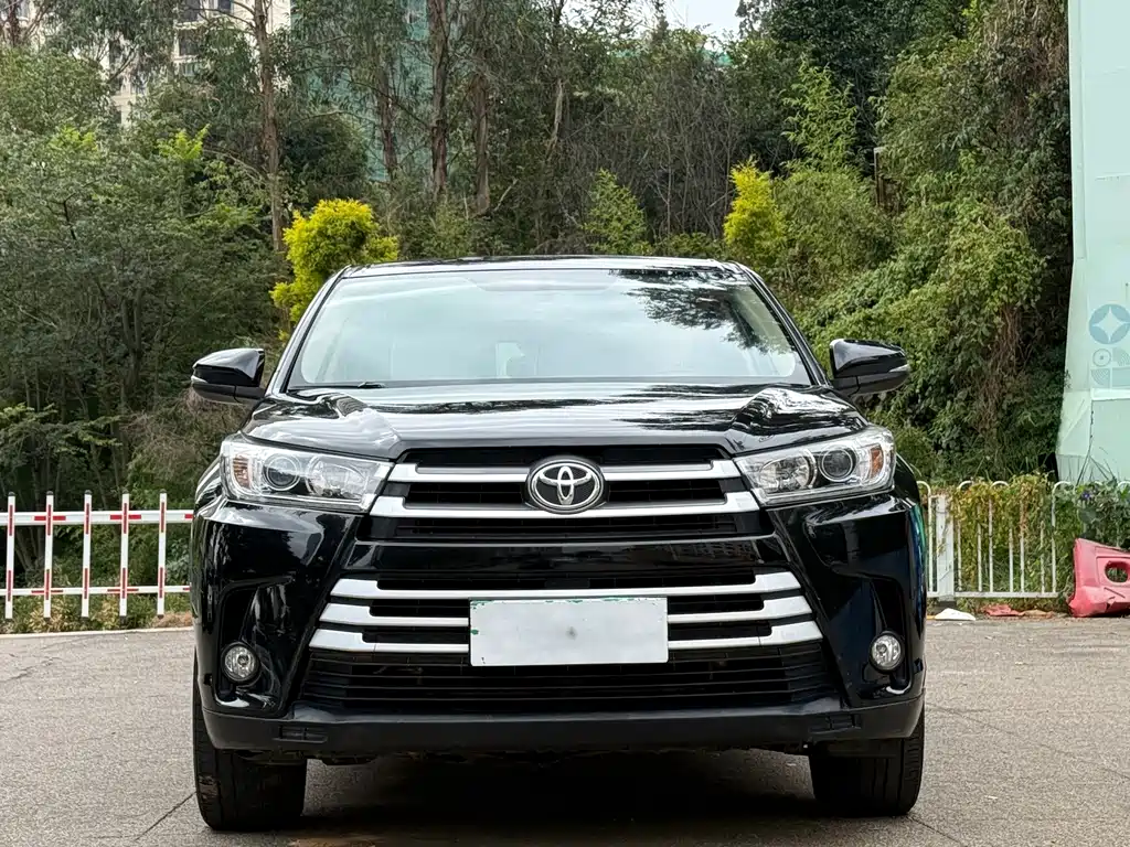 Toyota Highlander — фото 2
