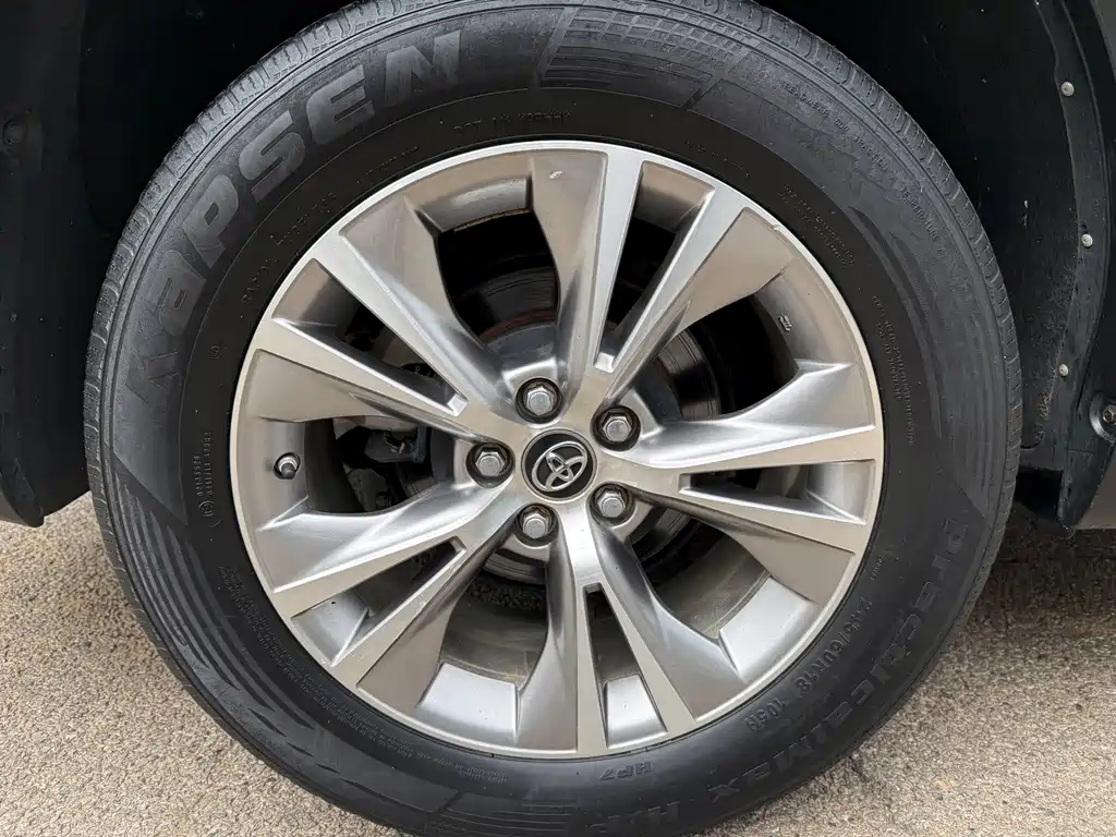 Toyota Highlander — фото 19