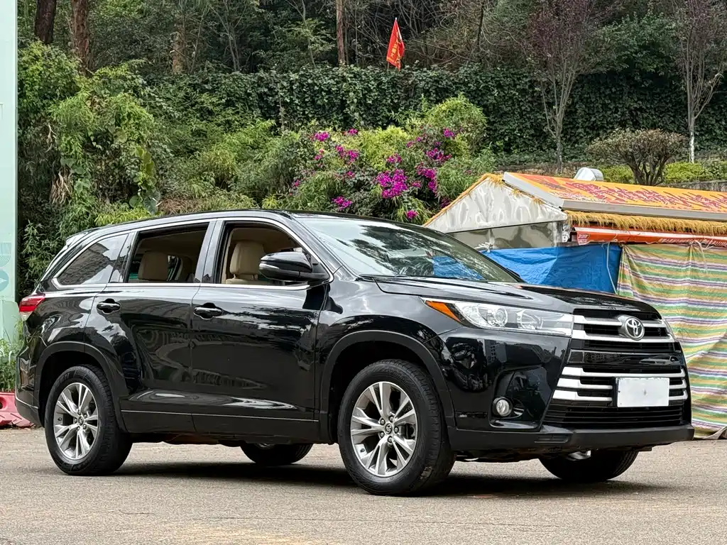 Toyota Highlander — фото 3