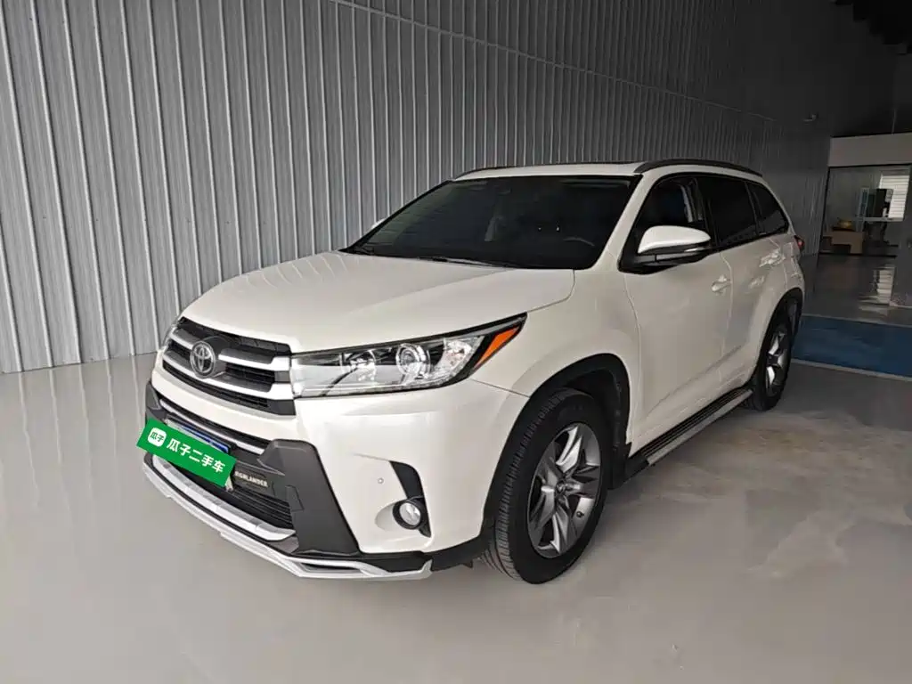 Toyota Highlander — фото 2