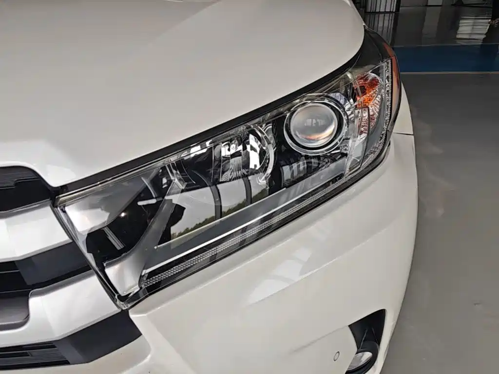 Toyota Highlander — фото 24