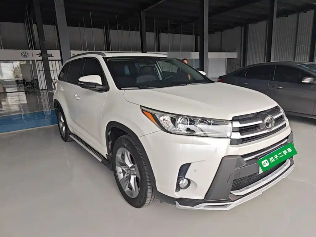 Toyota Highlander — фото 4