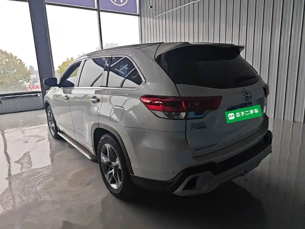 Toyota Highlander — фото 5