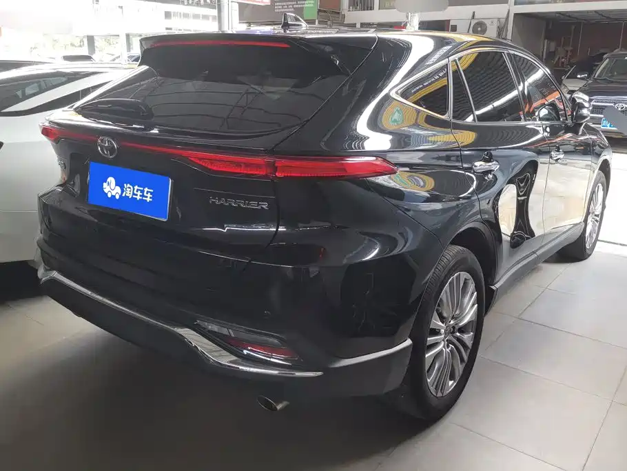 Toyota Harrier — фото 3