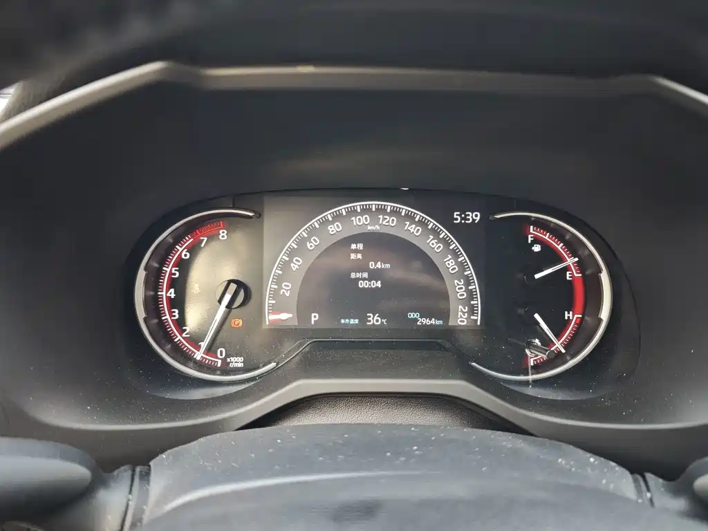 Toyota RAV4 — фото 4