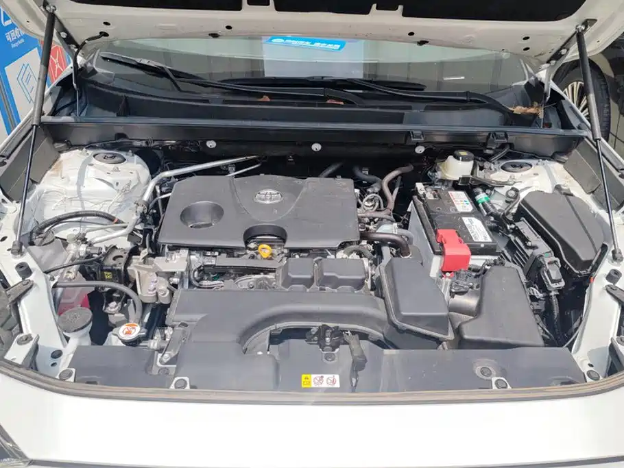 Toyota RAV4 — фото 10
