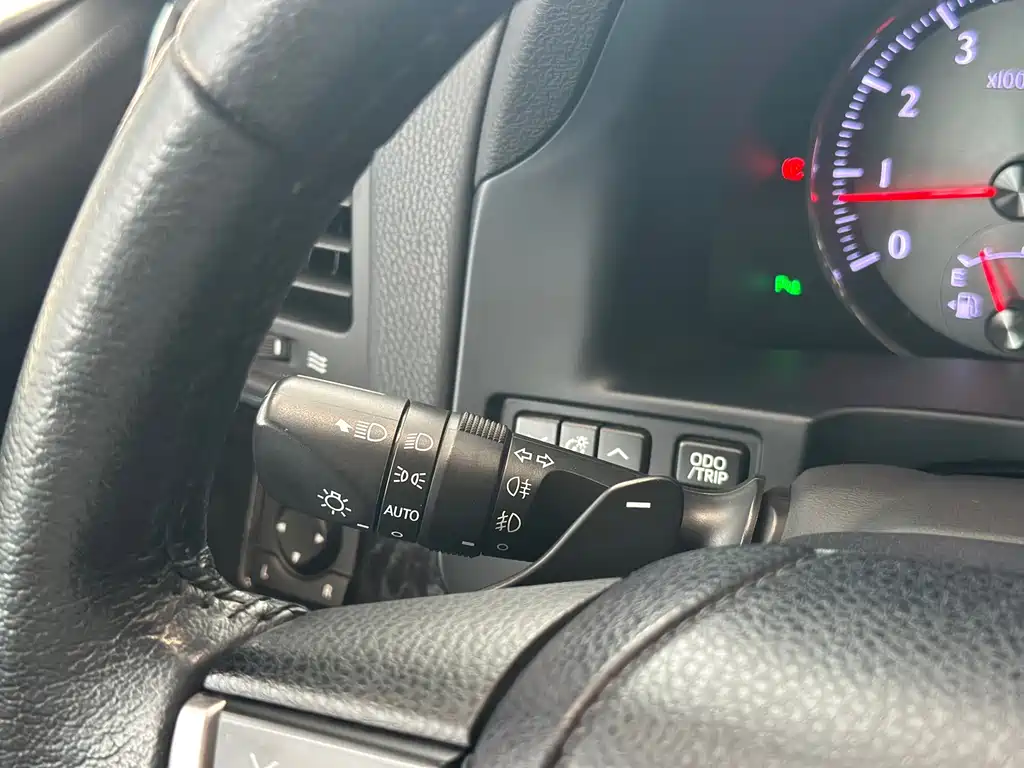 Toyota Crown — фото 17