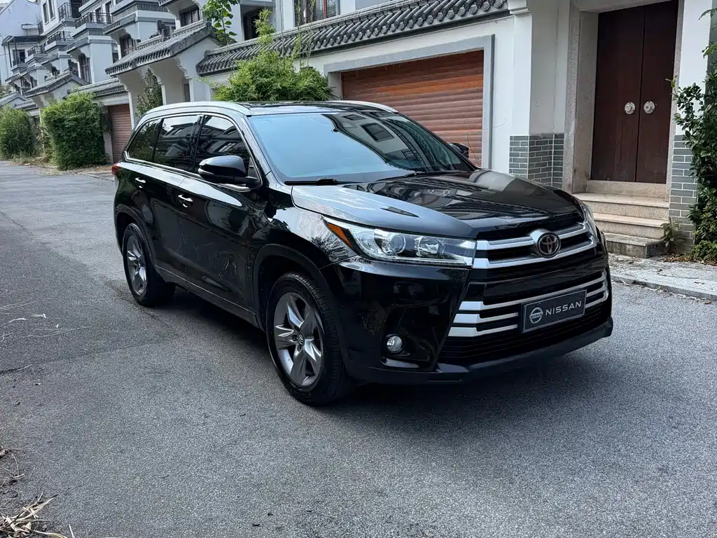 Toyota Highlander — фото 3