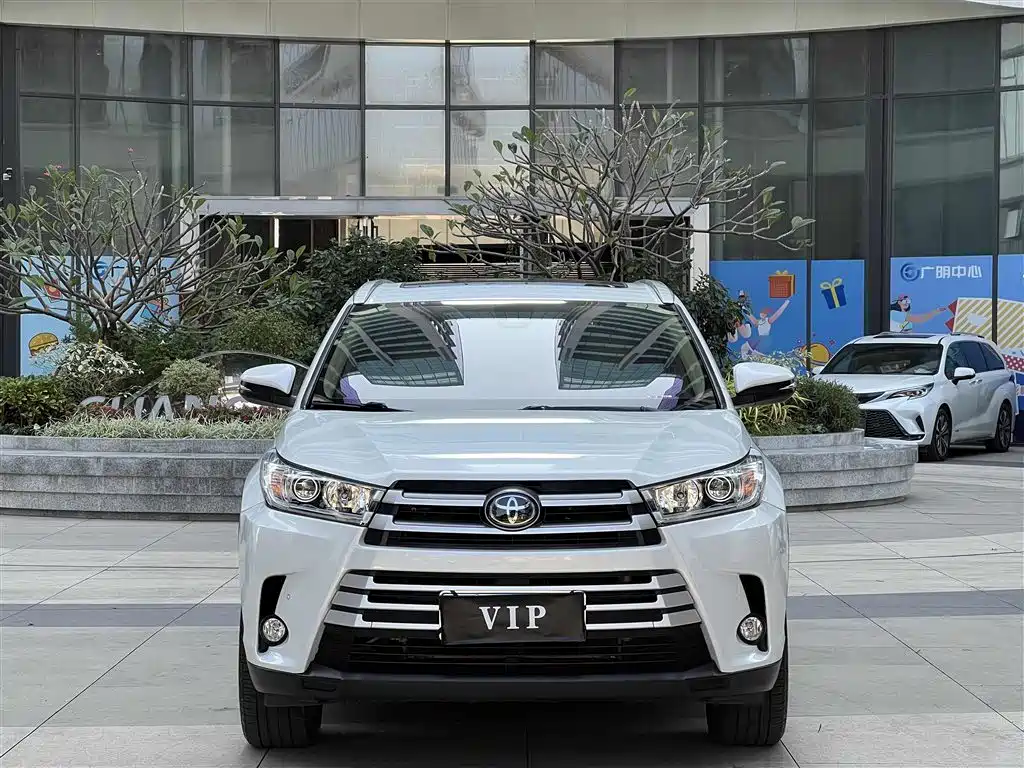 Toyota Highlander — фото 2