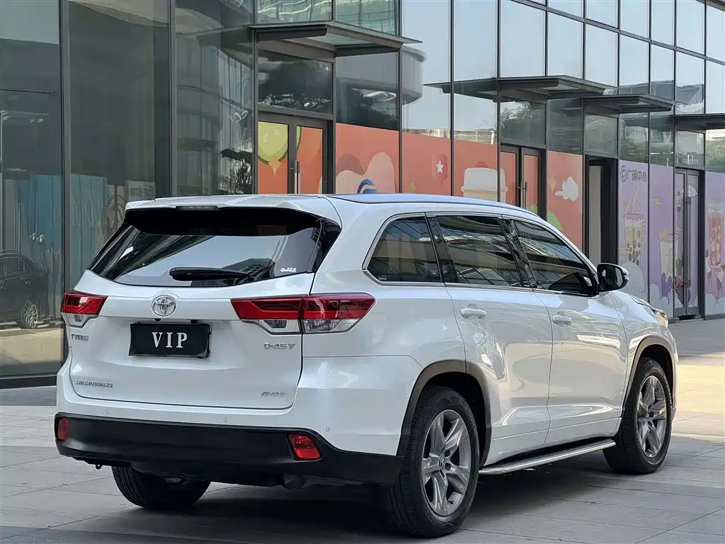 Toyota Highlander — фото 8