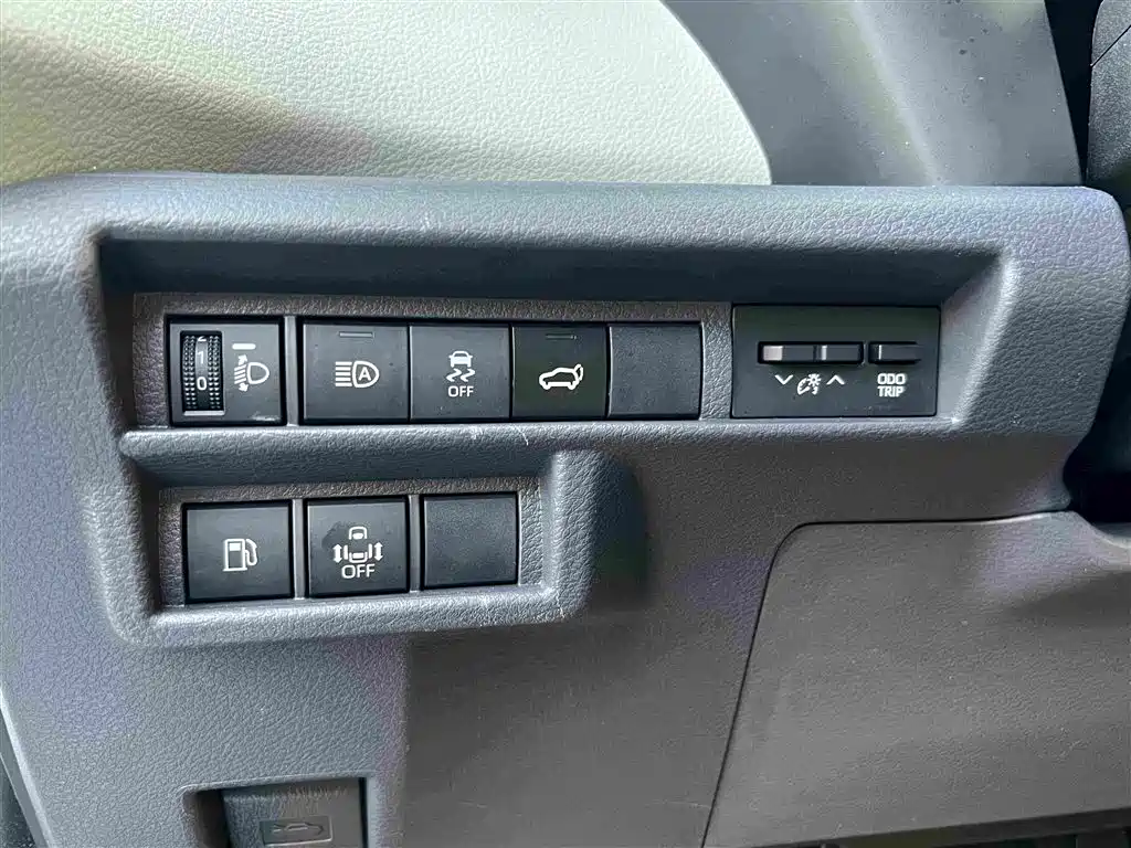Toyota Sienna — фото 15